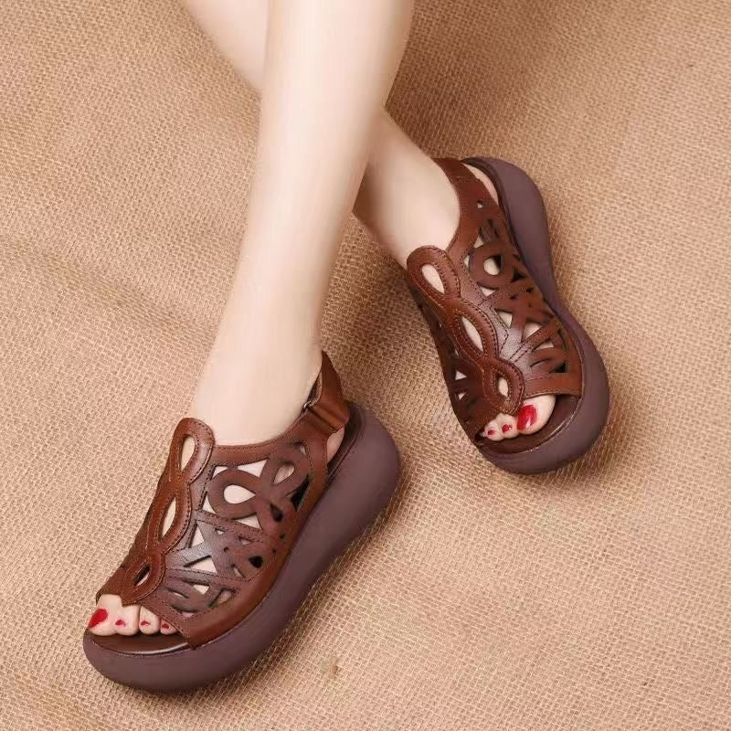 Sandalias de plataforma con recortes